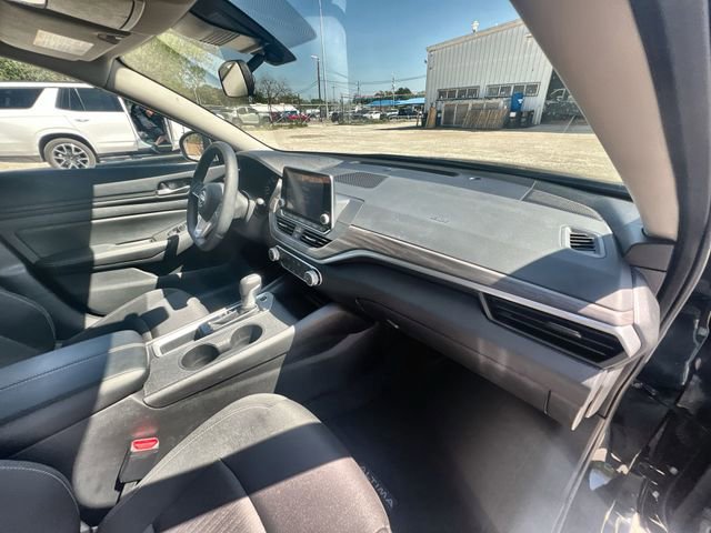 Used 2025 Nissan Altima 2.5 SV image 28