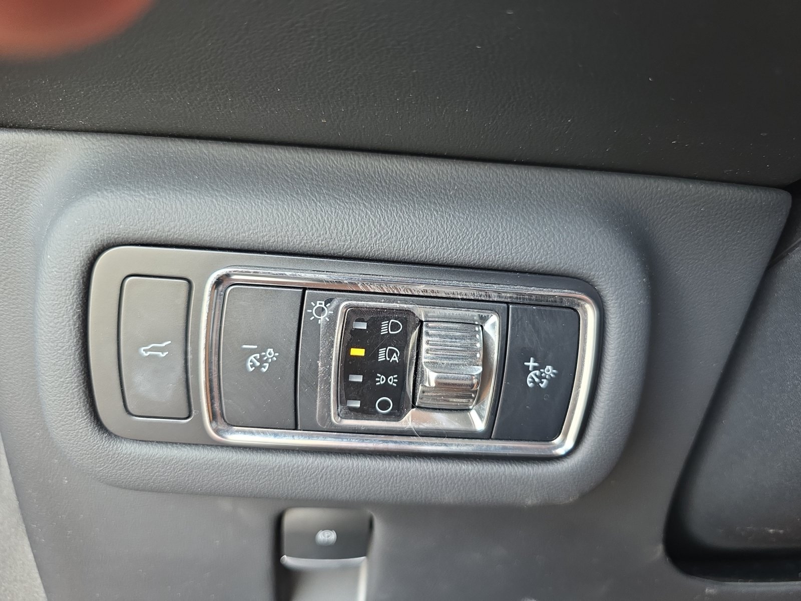 Used 2024 Lincoln Nautilus Premier w/ Equipment Group 102A AWD/4WD image 23
