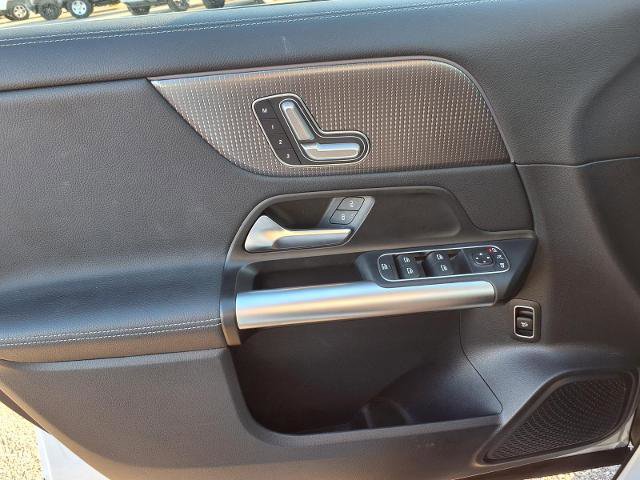 Used 2023 Mercedes-Benz GLA 250 w/ Premium Package image 11