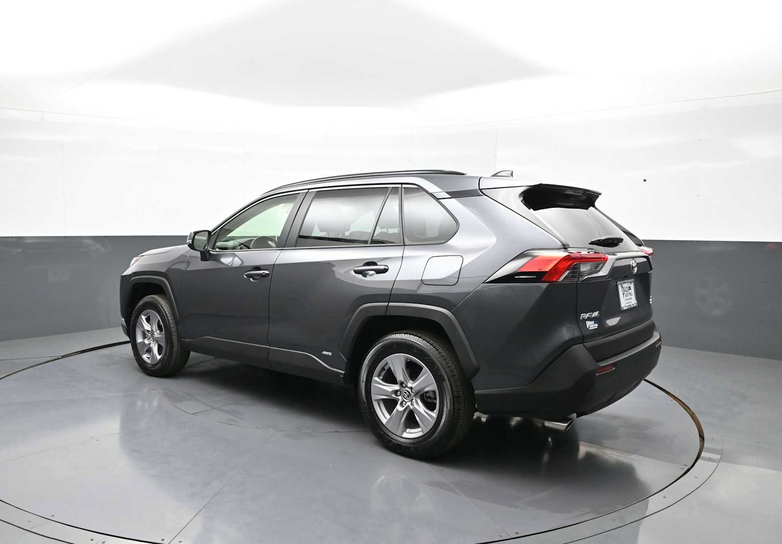 Used 2025 Toyota RAV4 XLE w/ Convenience Package AWD/4WD image 8