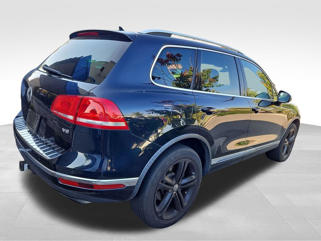 Used 2017 Volkswagen Touareg Wolfsburg Edition AWD/4WD image 6