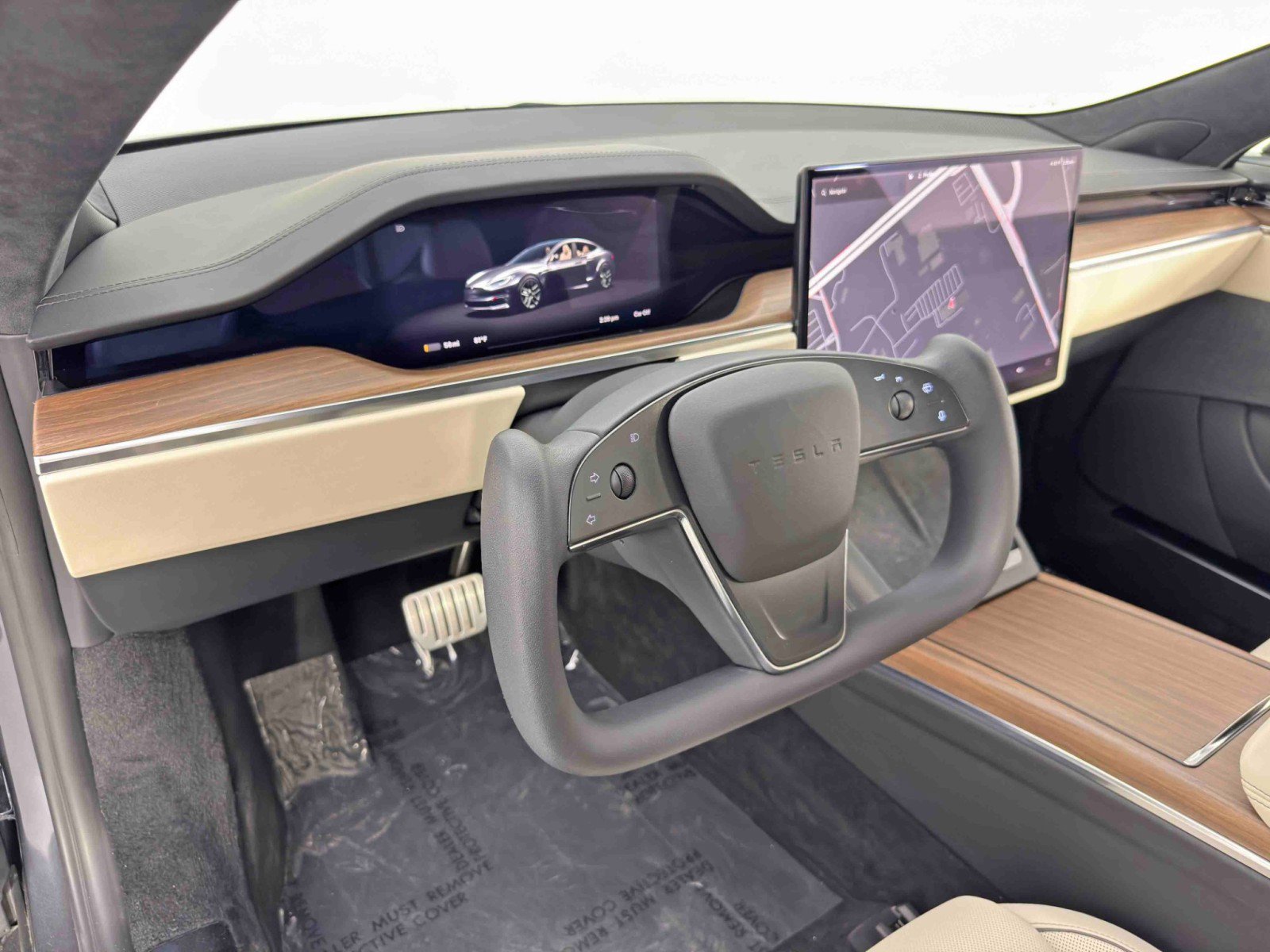 Used 2021 Tesla Model S Plaid image 13