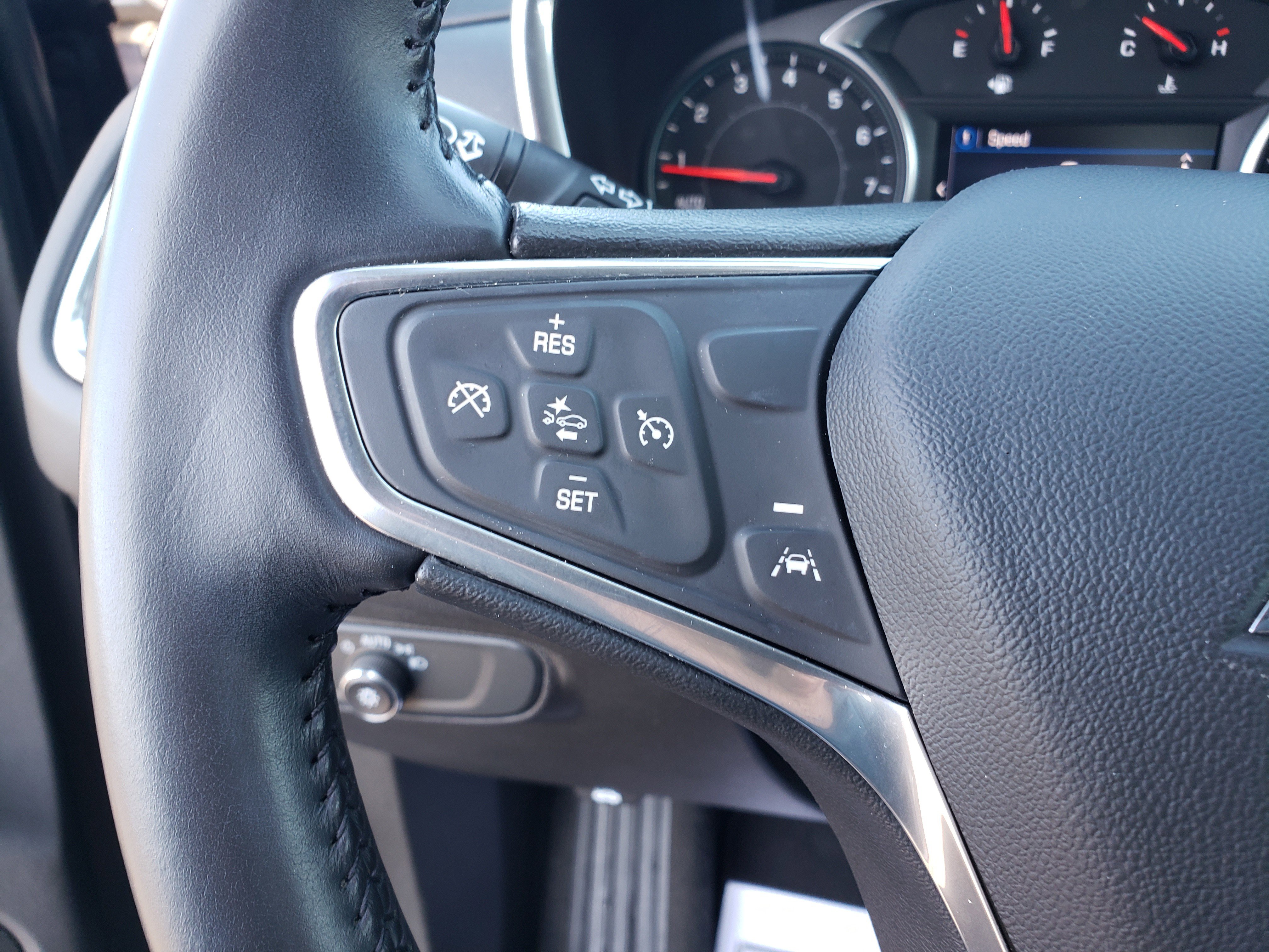 Used 2022 Chevrolet Equinox LT w/ Driver Convenience Package image 16