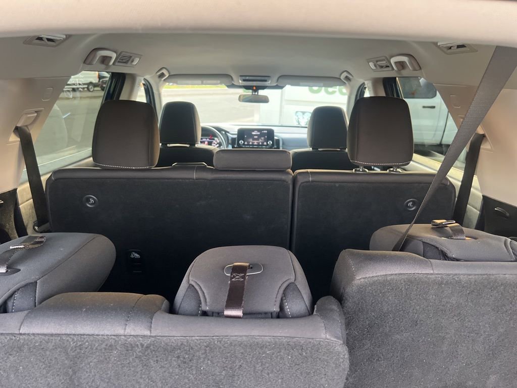 Used 2025 Nissan Pathfinder SV image 40
