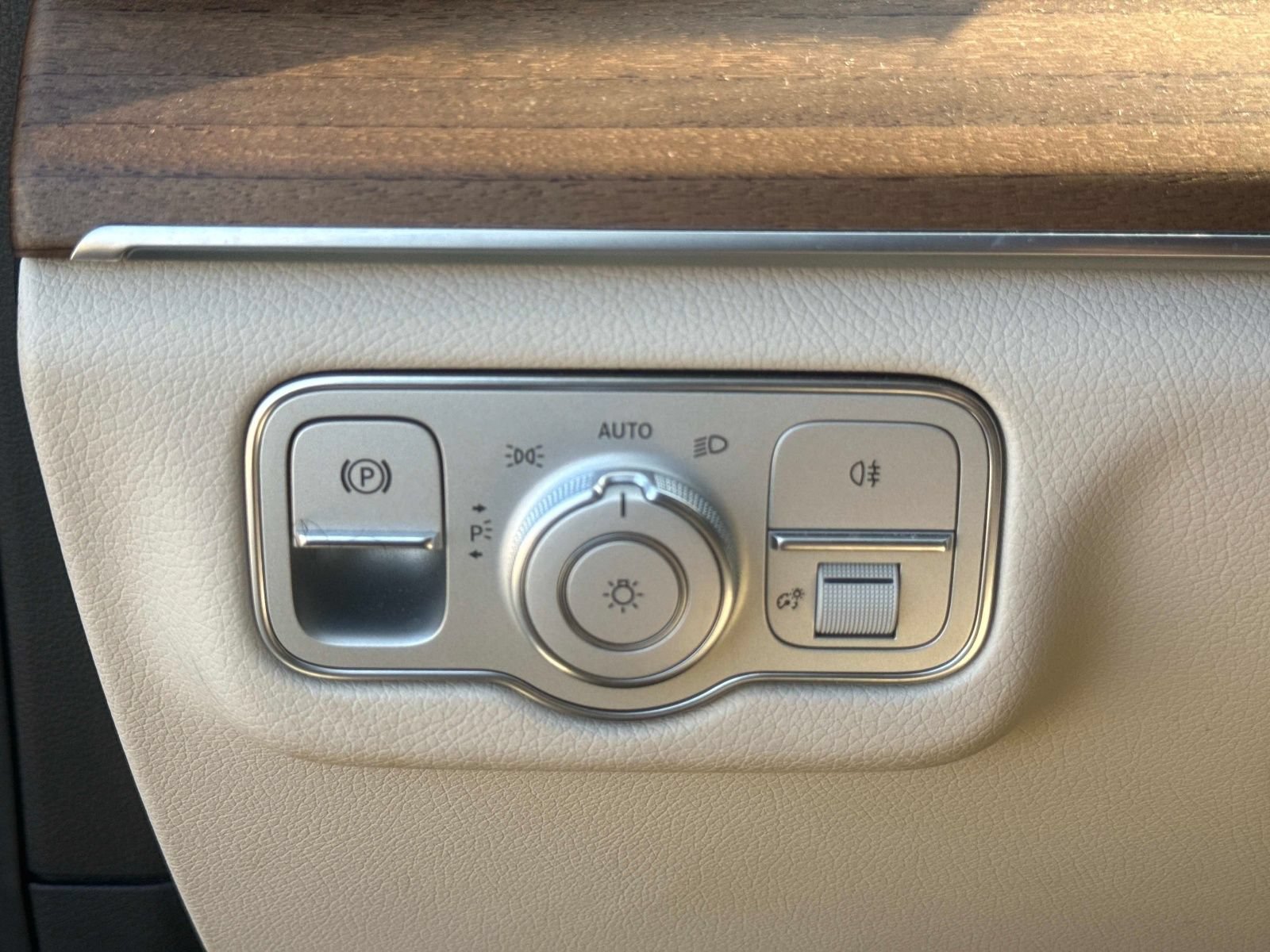 Used 2022 Mercedes-Benz GLS 450 4MATIC image 24