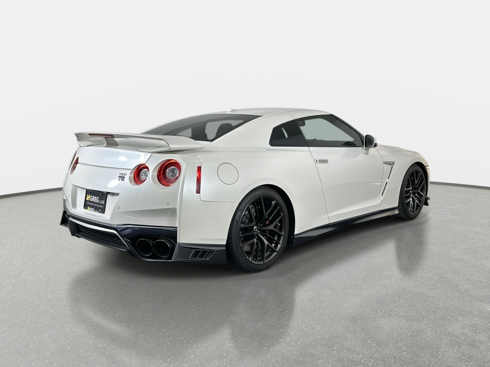 Used 2018 Nissan GT-R Premium image 8