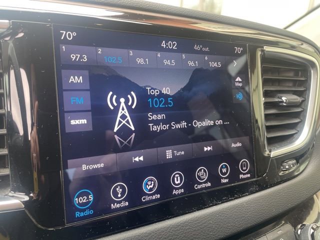 Used 2019 Chrysler Pacifica Touring-L Plus image 24