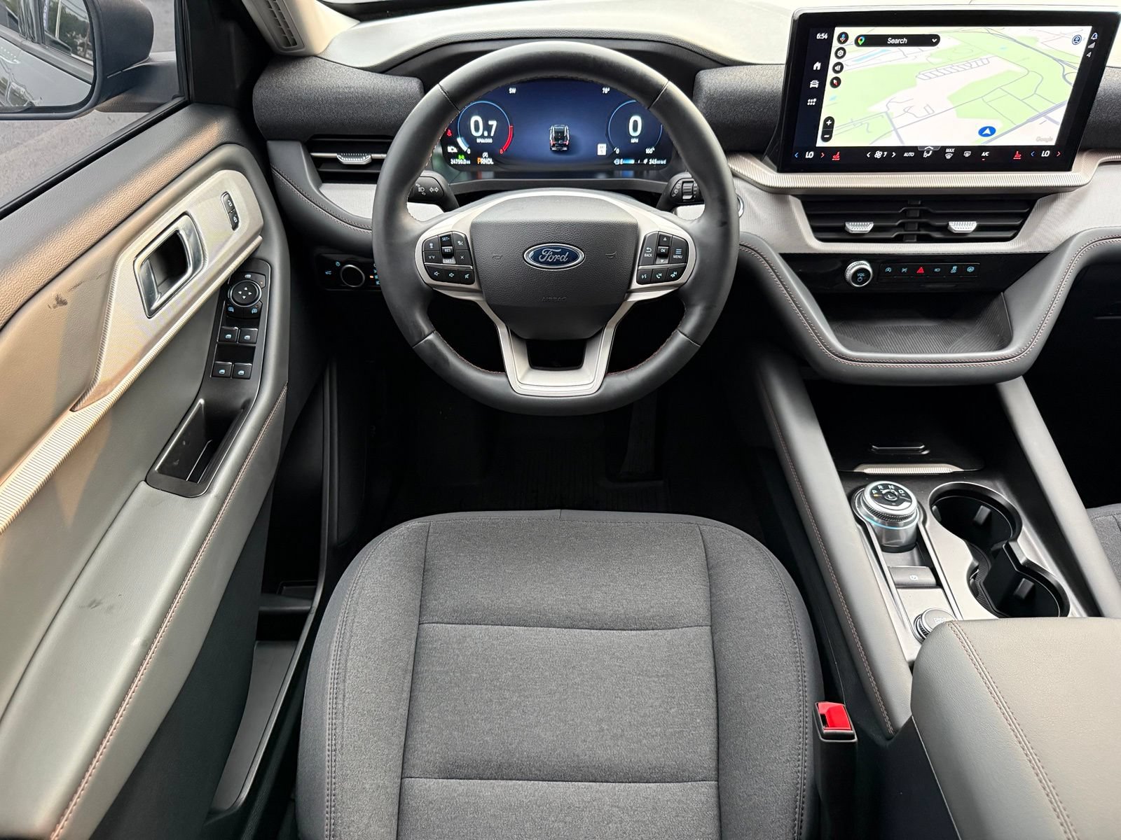 Used 2025 Ford Explorer Active AWD/4WD image 31