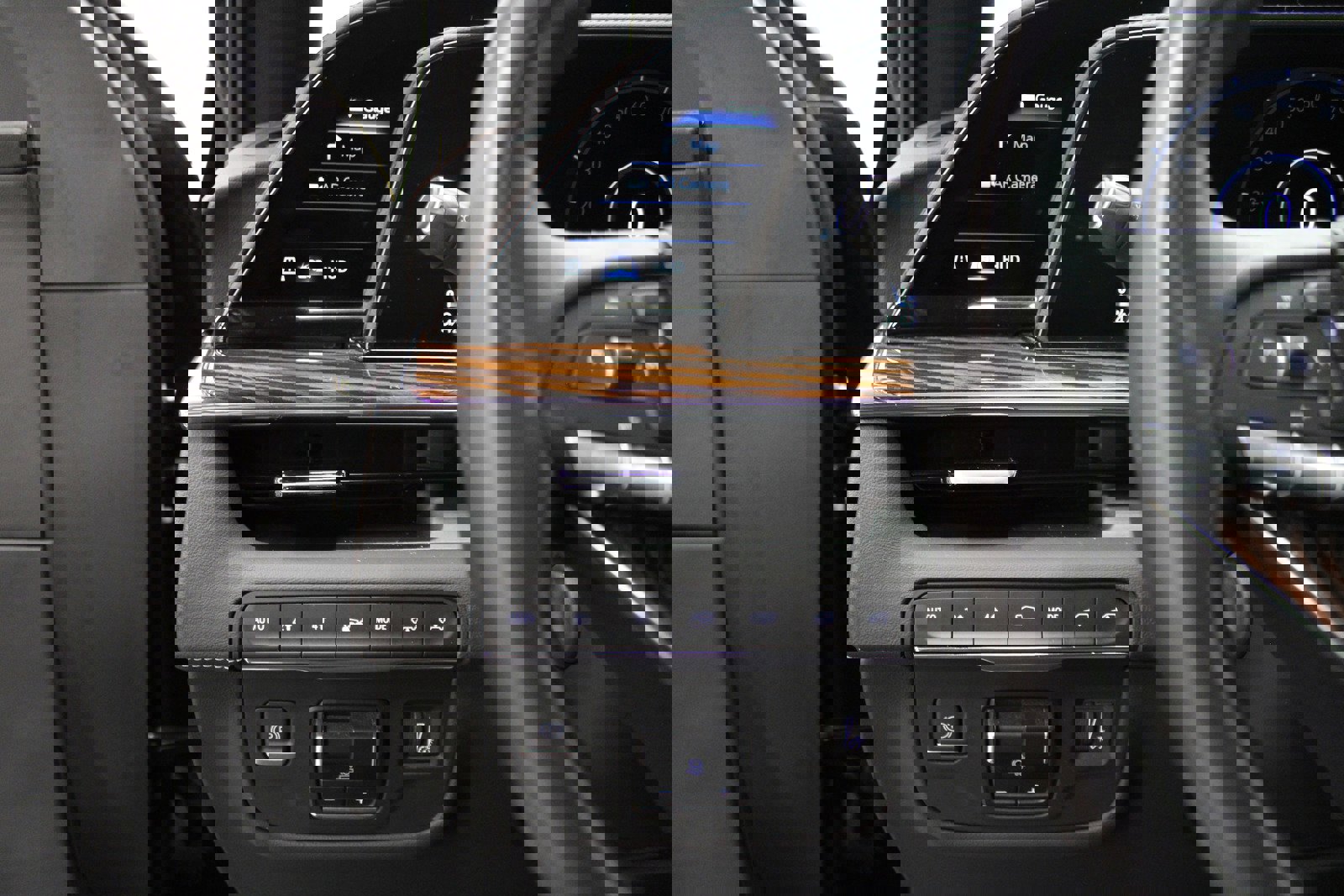 Used 2023 Cadillac Escalade Premium Luxury w/ Performance Package image 24