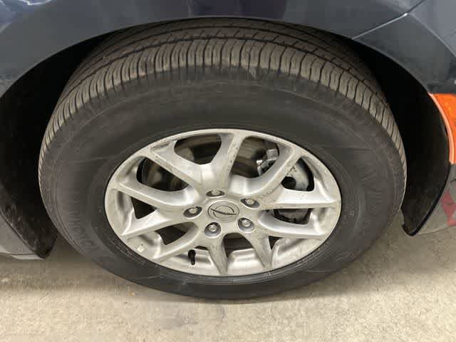 Used 2023 Chrysler Pacifica Touring-L FWD image 5