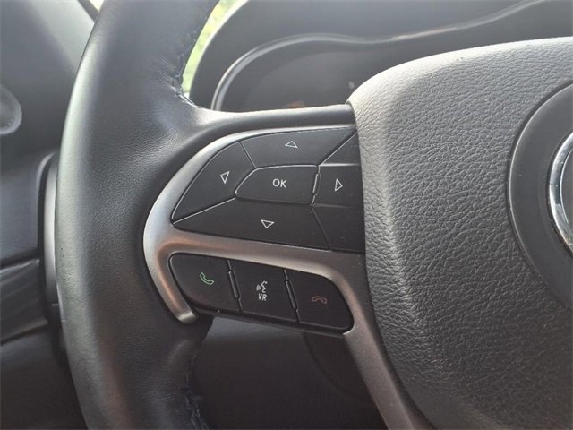 Used 2019 Jeep Grand Cherokee Laredo image 15