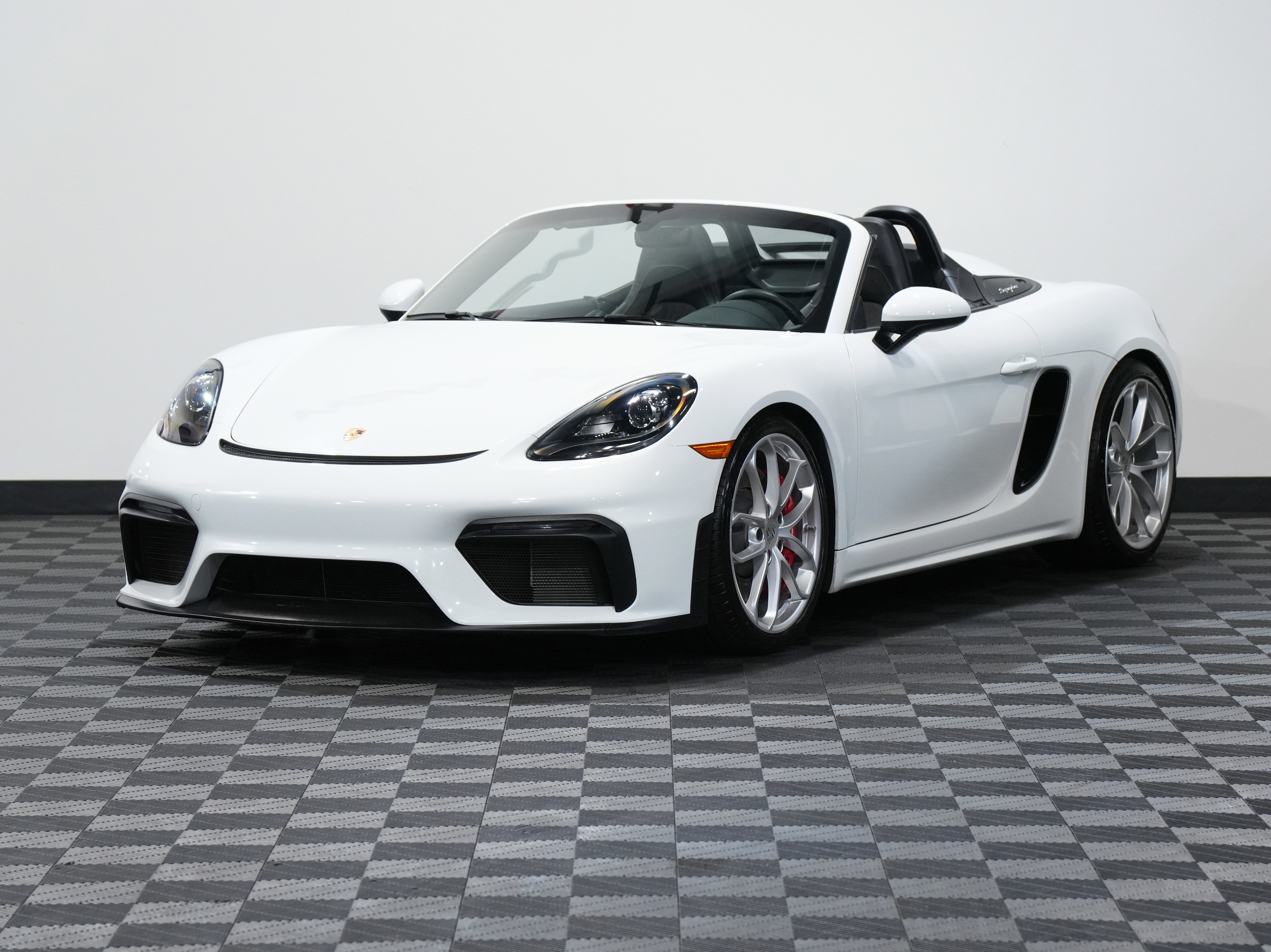 Used 2021 Porsche 718 Boxster Spyder image 3