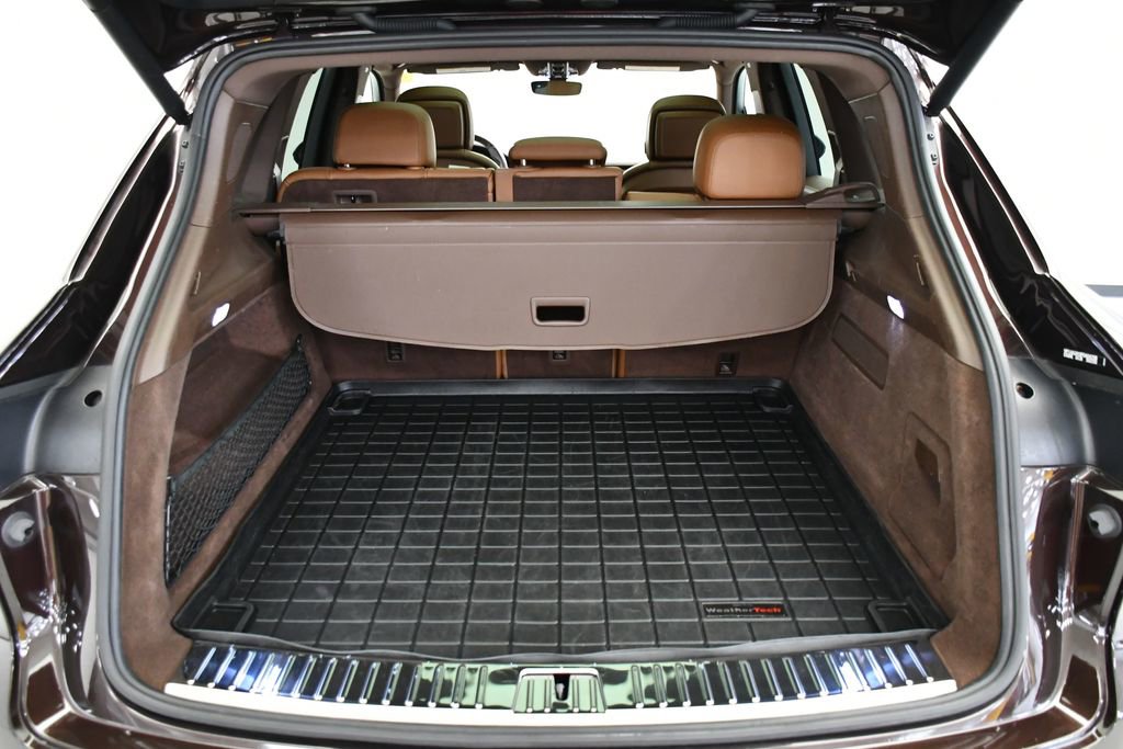 Used 2023 Porsche Cayenne Platinum Edition image 58