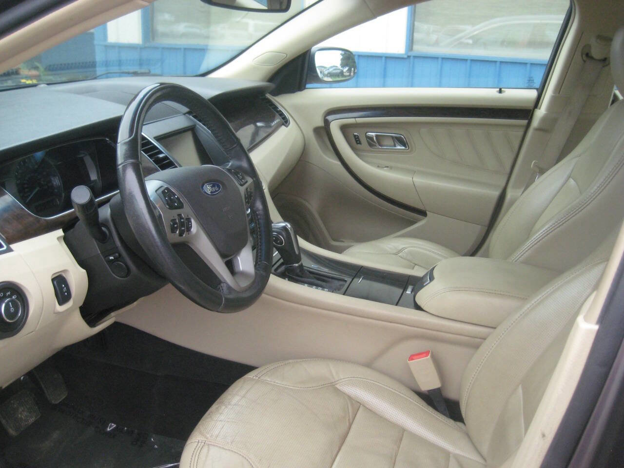 Used 2013 Ford Taurus Limited image 5