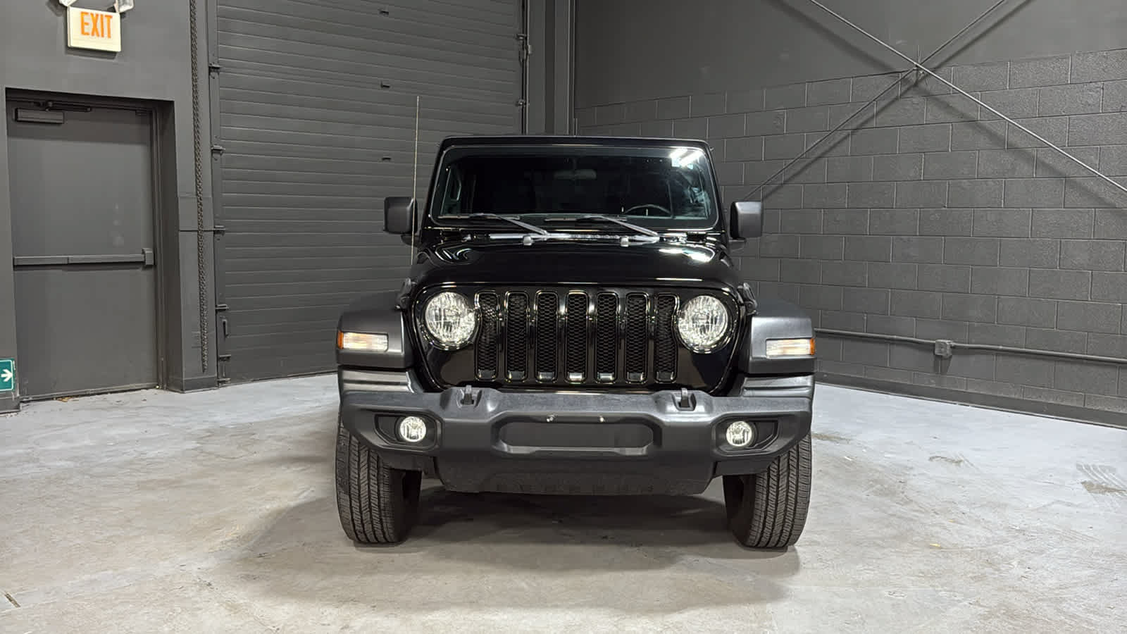 Used 2022 Jeep Wrangler Unlimited Sport AWD/4WD image 2