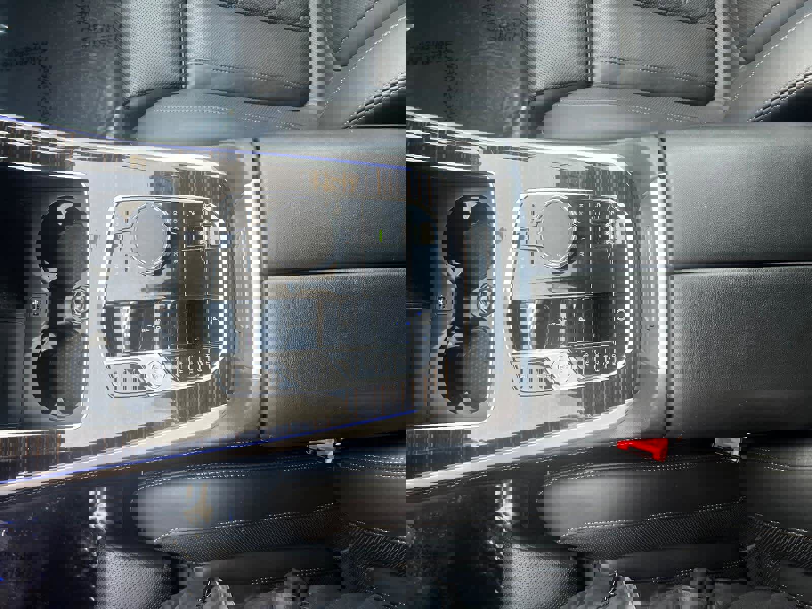 Used 2025 BMW X5 xDrive50e image 24