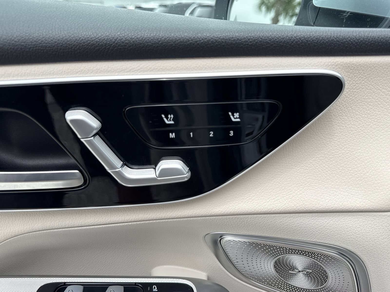 Certified 2025 Mercedes-Benz GLC 350e 4MATIC image 38