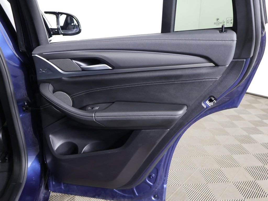 Used 2025 BMW X4 M40i w/ Premium Enhanced Package image 31