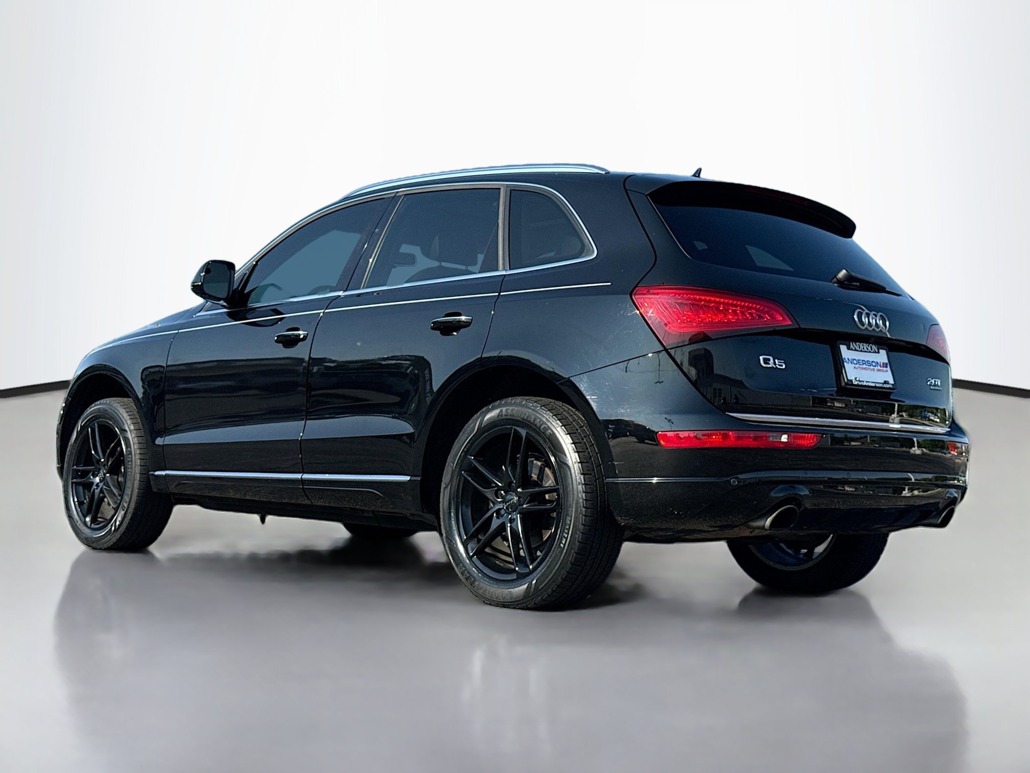 Used 2017 Audi Q5 2.0T Premium Plus w/ Technology Package AWD/4WD image 14