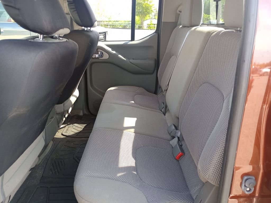 Used 2018 Nissan Frontier SV w/ Value Truck Package RWD image 12