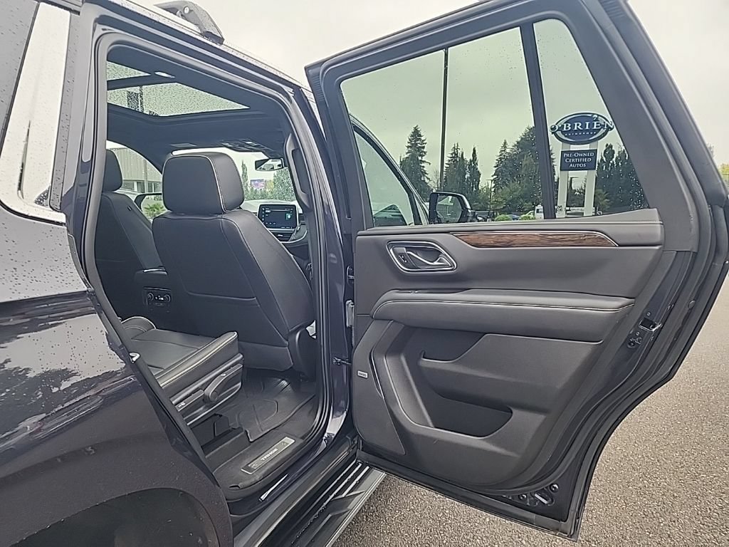Used 2022 Chevrolet Tahoe Premier AWD/4WD image 17