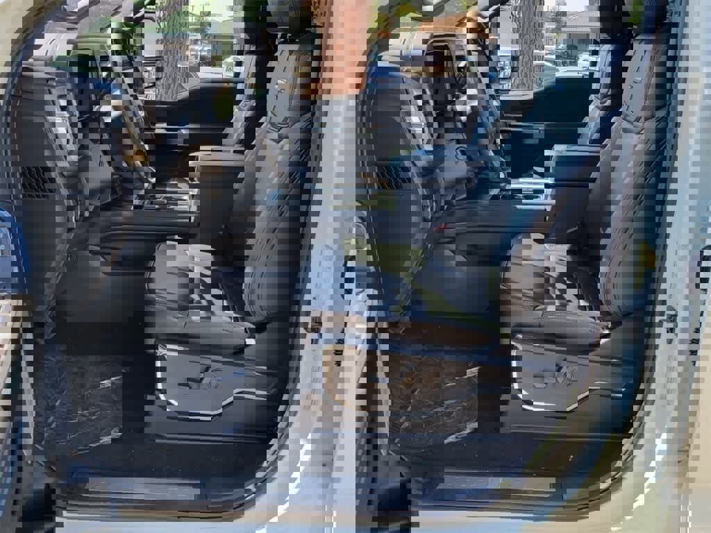 New 2025 Ford F350 Platinum w/ Tremor Off-Road Package image 11