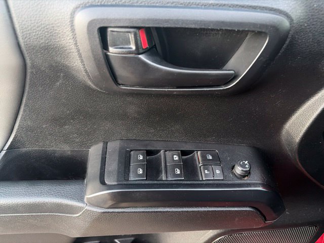 Used 2022 Toyota Tacoma SR AWD/4WD image 15