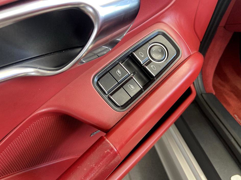 Used 2013 Porsche Boxster S image 8