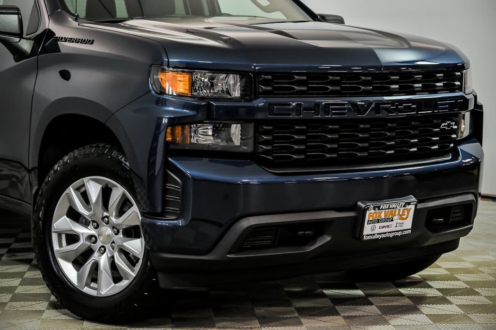 Used 2020 Chevrolet Silverado 1500 Custom w/ Custom Value Package AWD/4WD image 2