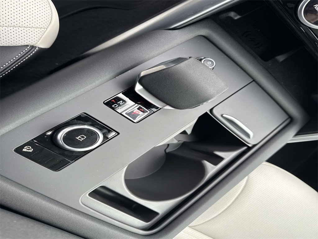 New 2026 Land Rover Discovery Limited Edition image 27