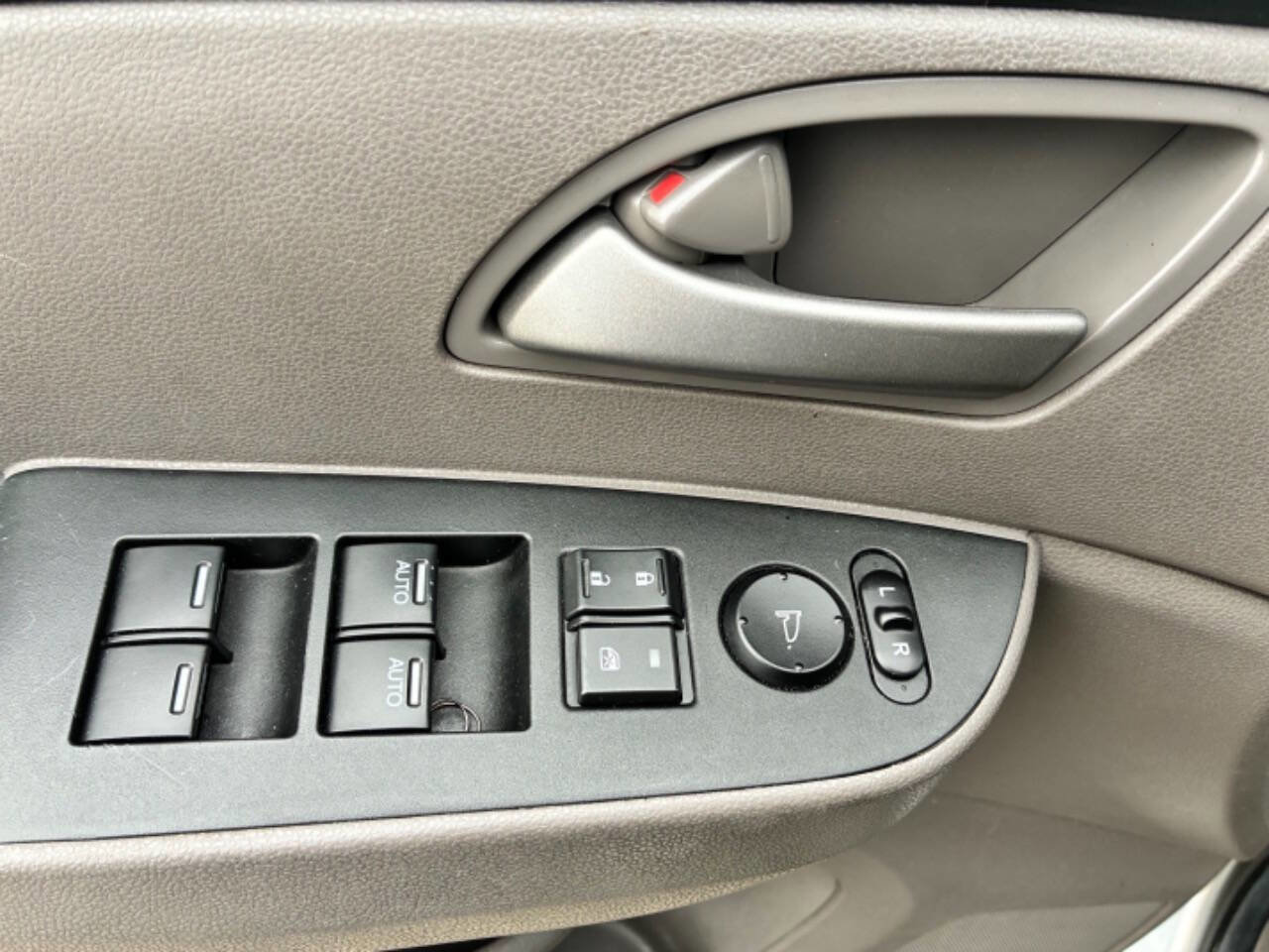 Used 2012 Honda Odyssey EX-L image 24