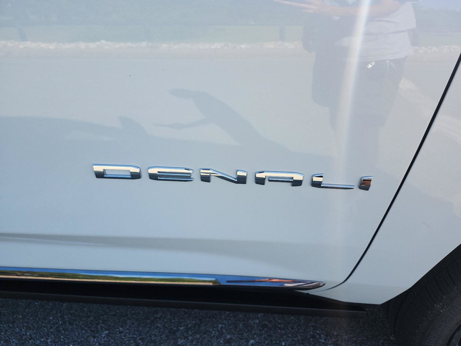 New 2026 GMC Yukon XL Denali Ultimate AWD/4WD image 4