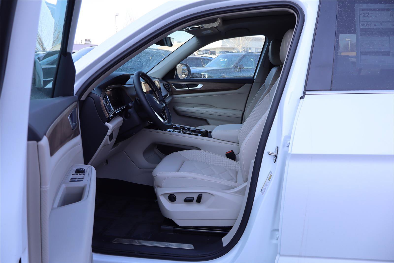 New 2026 Volkswagen Atlas SE image 13