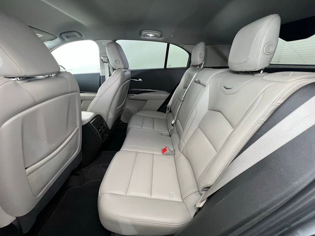 Used 2023 Cadillac XT4 Luxury w/ Trailering Package image 5