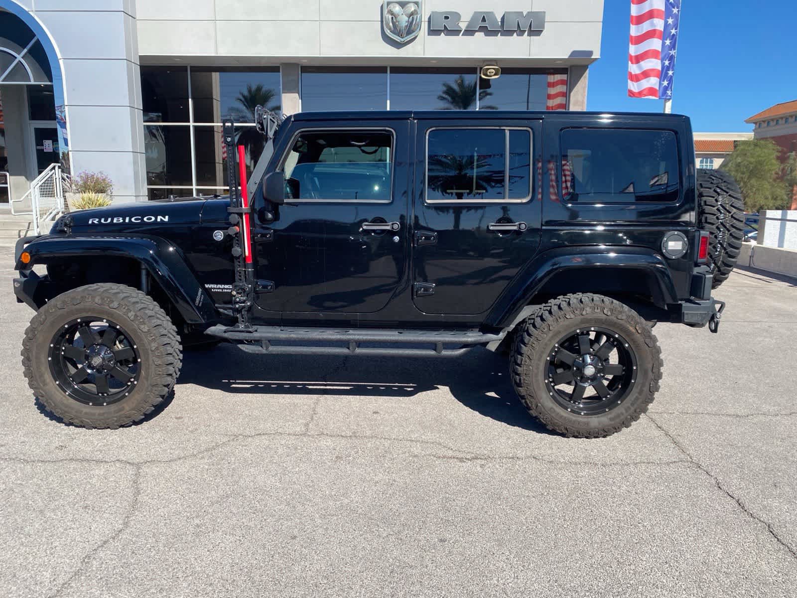 Used 2017 Jeep Wrangler Unlimited Rubicon w/ Connectivity Group AWD/4WD image 9