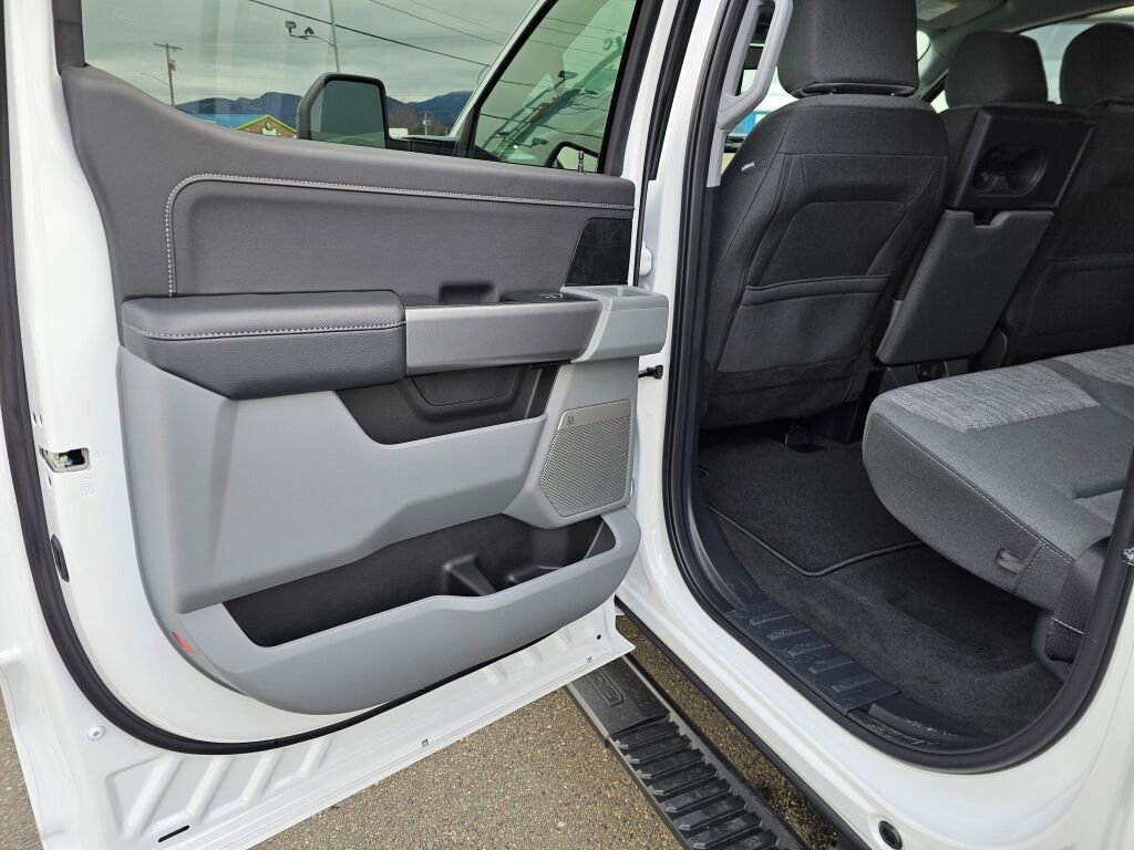 New 2026 Ford F350 XLT w/ XLT Premium Package image 8