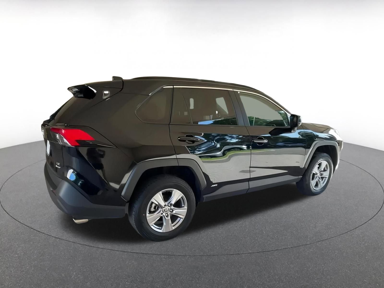 Used 2025 Toyota RAV4 LE image 21