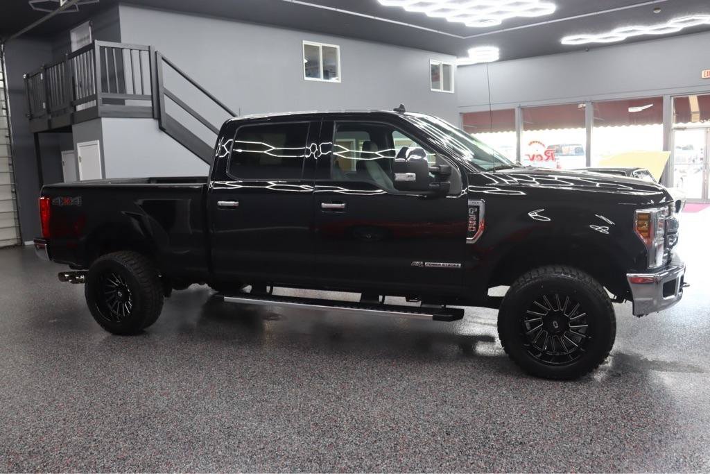 Used 2019 Ford F350 XLT w/ XLT Premium Package AWD/4WD image 4
