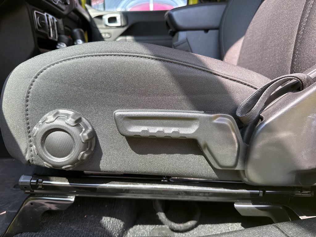 Used 2023 Jeep Gladiator Willys image 25