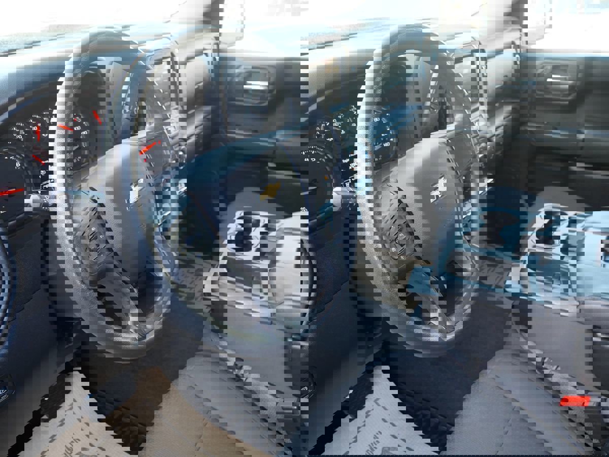 Used 2020 Chevrolet Silverado 1500 Custom w/ Custom Value Package image 12