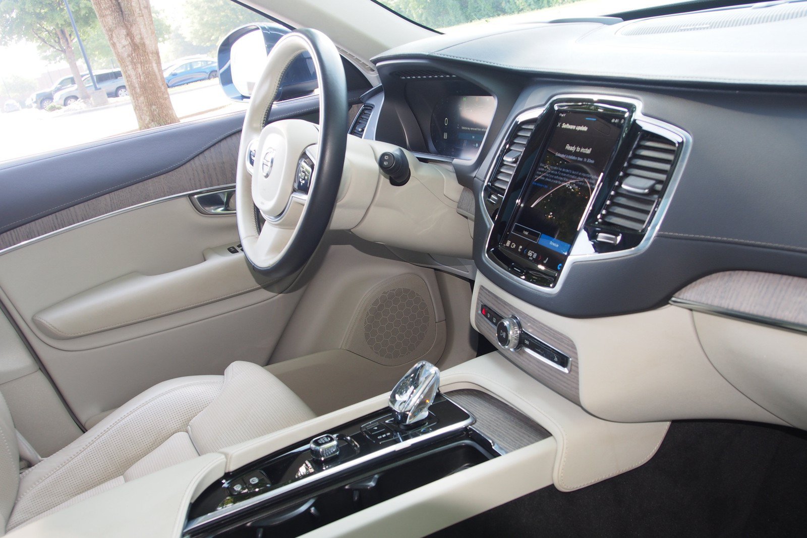 Used 2023 Volvo XC90 B6 Ultimate w/ Protection Package AWD/4WD image 10