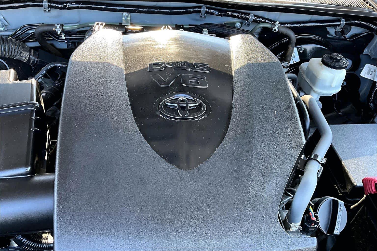 Certified 2020 Toyota Tacoma TRD Sport w/ TRD Premium Sport Package AWD/4WD image 32