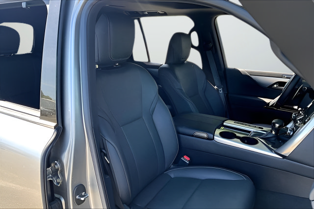 Used 2023 Lexus LX 600 F Sport AWD/4WD image 26