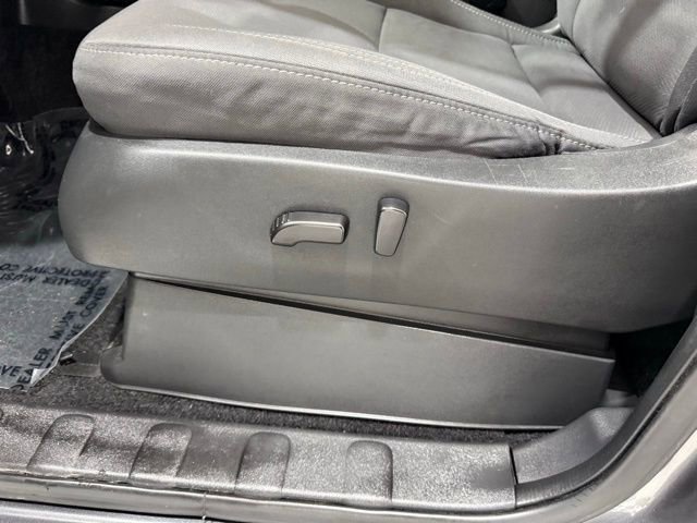 Used 2023 Nissan Frontier SV image 12