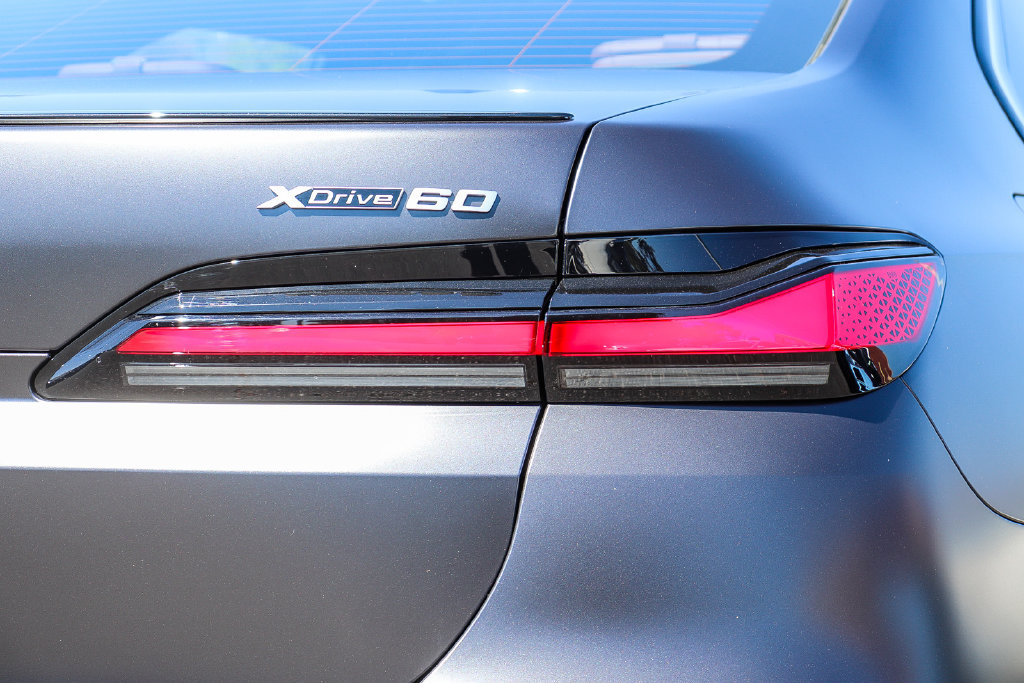 Used 2026 BMW i7 xDrive60 AWD/4WD image 7