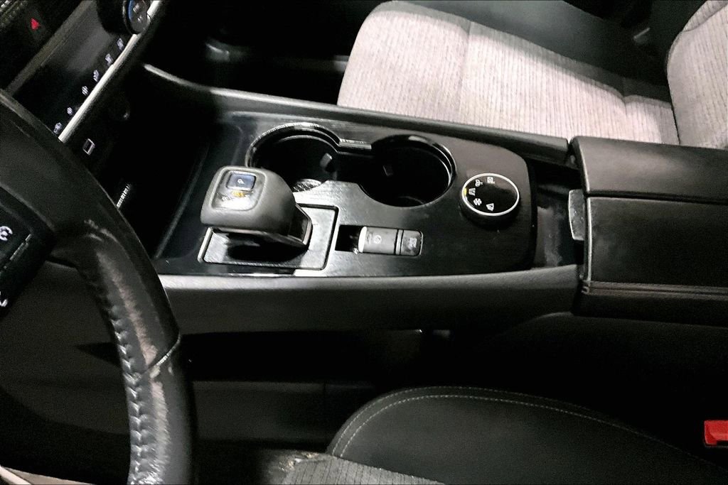 Used 2022 Nissan Rogue S image 18