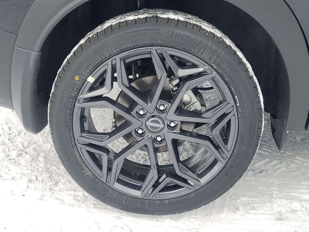 New 2026 Nissan Kicks SR w/ Cold Weather Package AWD/4WD image 5