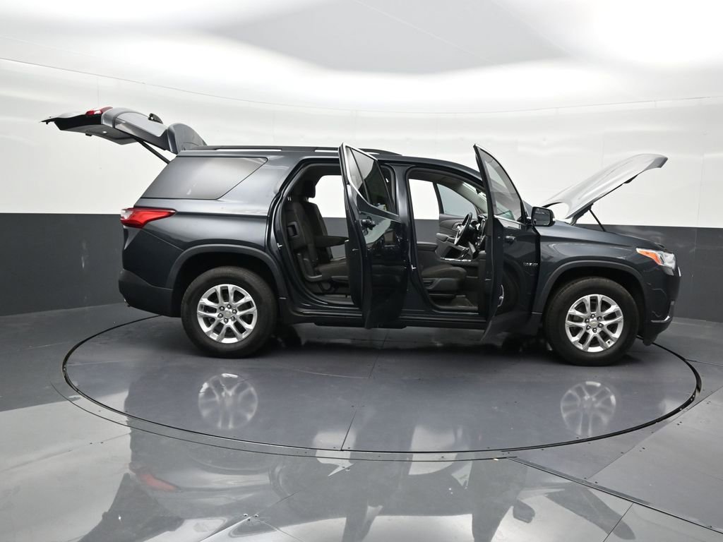 Used 2020 Chevrolet Traverse LT image 33