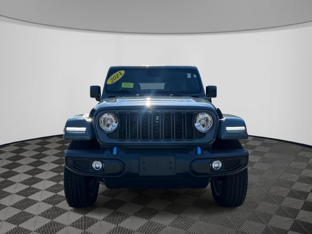 Used 2024 Jeep Wrangler Unlimited w/ Convenience Group AWD/4WD image 8