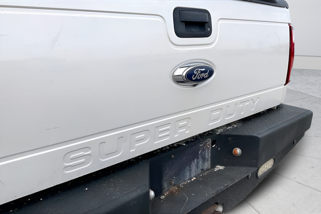 Used 2016 Ford F250 Lariat w/ Lariat Ultimate Package AWD/4WD image 32
